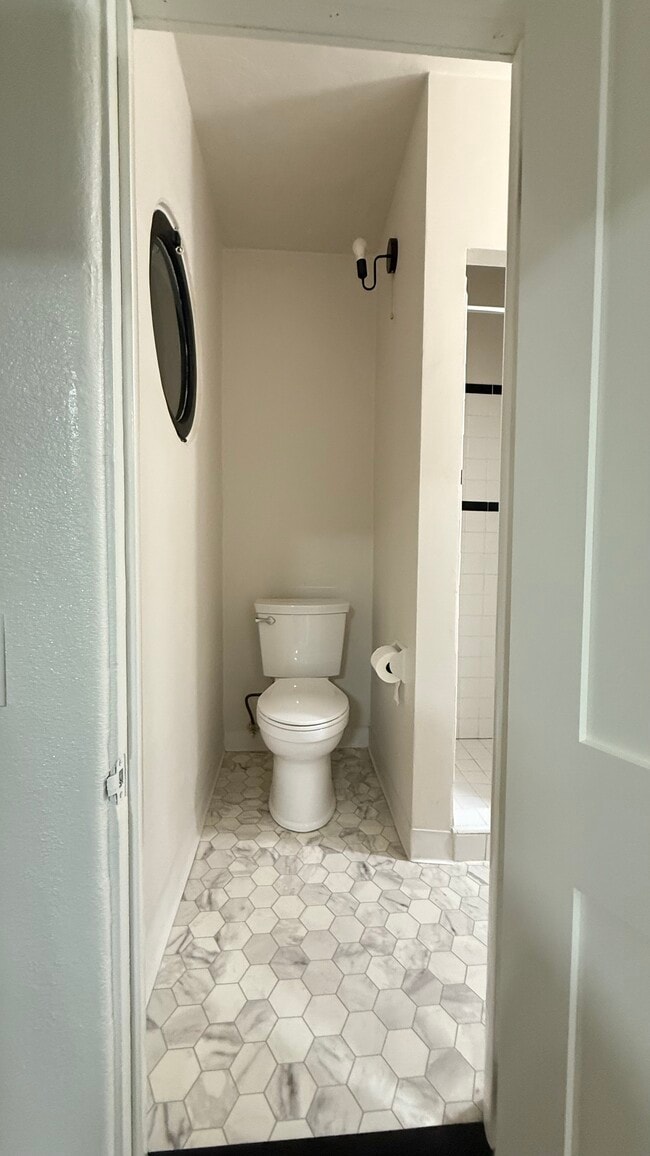 BATHROOM - 4400 N Lakewood Blvd Unit 4400 AND A HALF