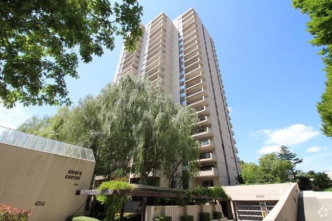 Building Photo - 2309 SW 1st Ave Rental