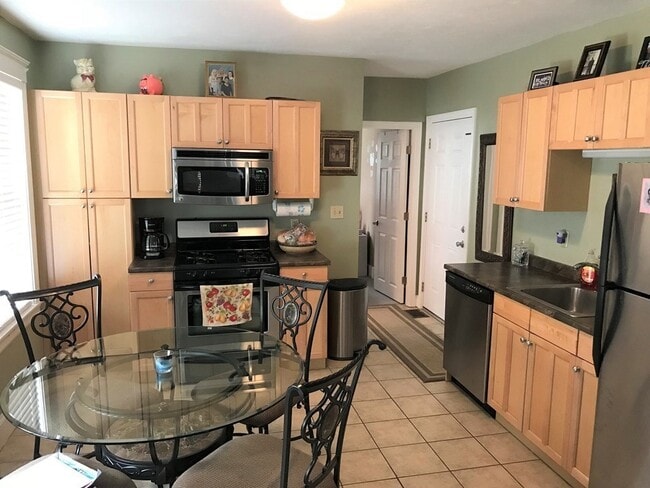 Photo - 64-66 Waverly Rd Unit 3