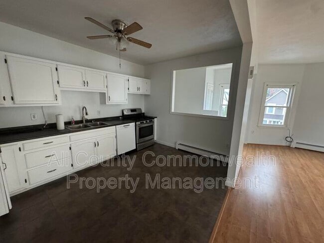 Photo - 202 Wilson St