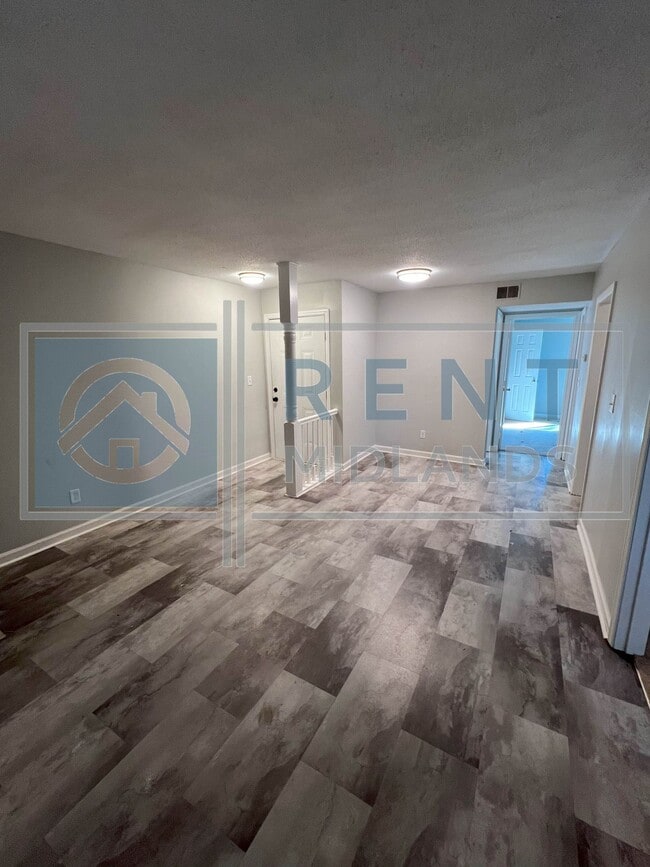 Photo - COMING SOON: Newly Renovated 2 Bedroom Apa... Unit A