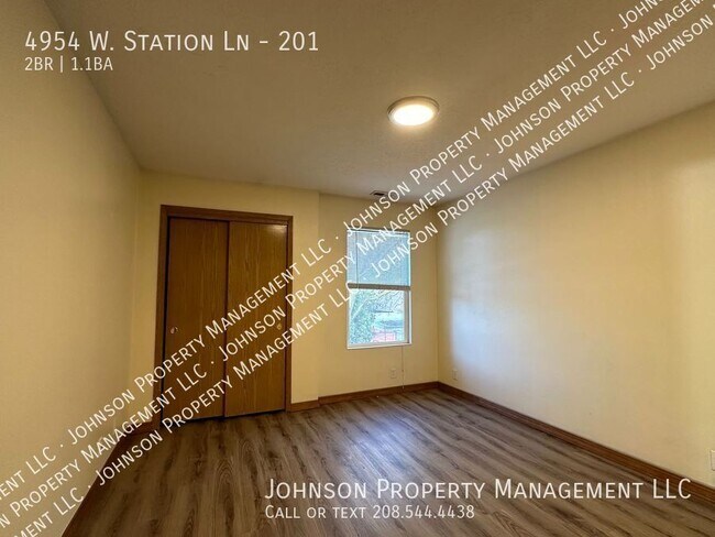 Photo - Walking distance to Lakeharbor and State S... Unit 201