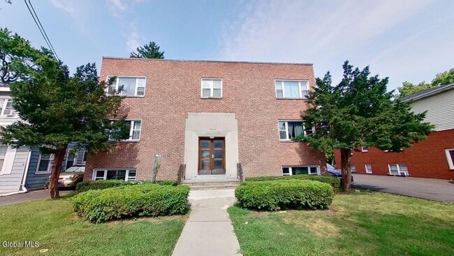 Building Photo - 31 Parkwood St Unit 1