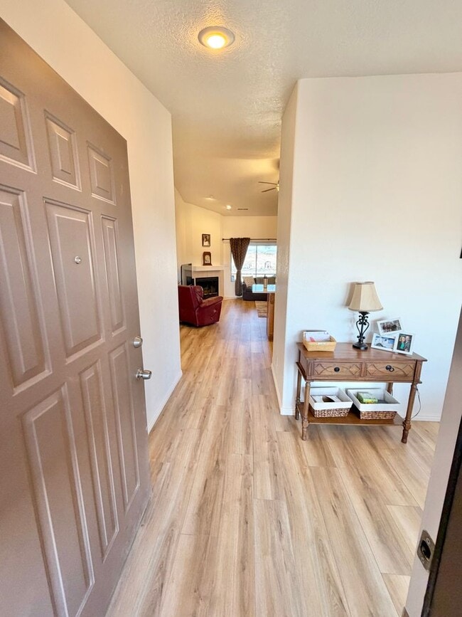 Photo - Short term rental available! 8-Month lease!!