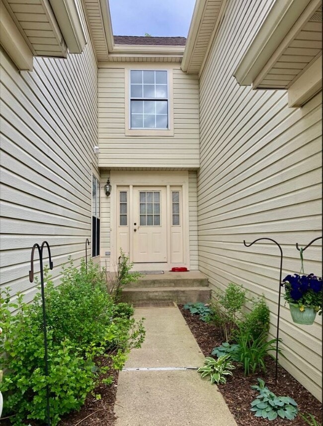 Building Photo - 2164 Seaver Ln