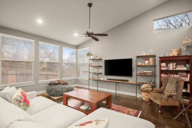 Photo - 1302 Delano St