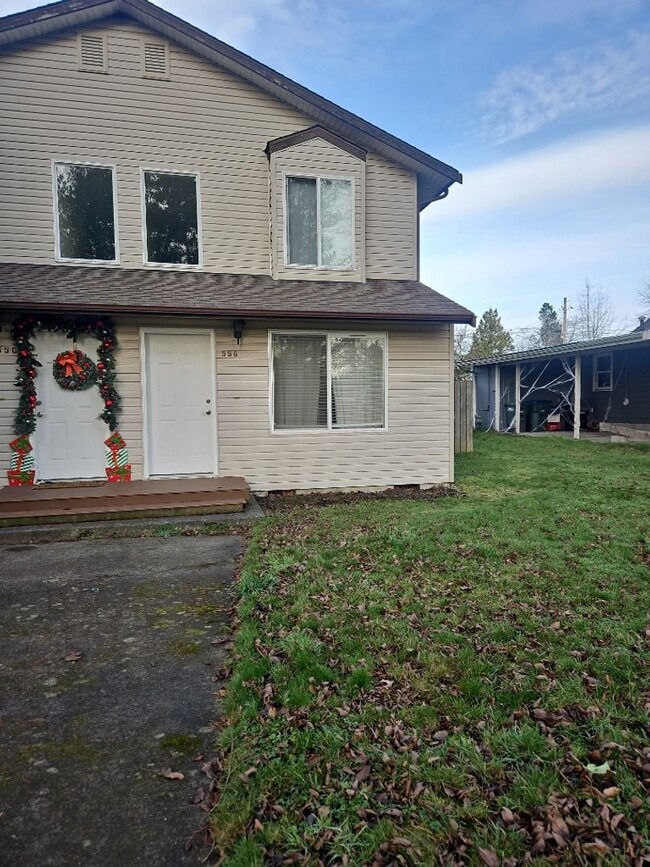 Building Photo - 550-556 G St Unit 556