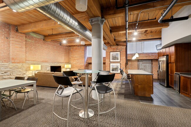 Photo - 408 W 8th St Unidad 502