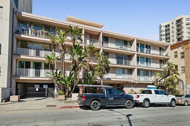 Photo - 1425 Lakeside Dr