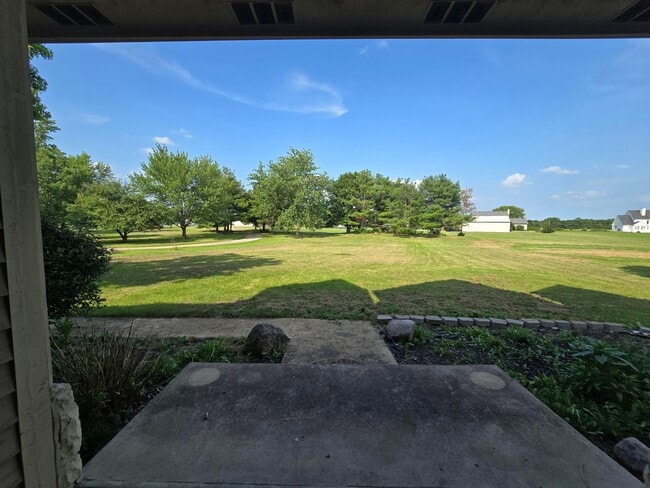 Photo - 3034 Russell Rd