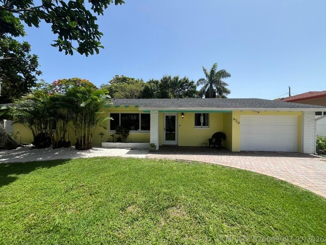 Photo - 620 NE 9th Ave