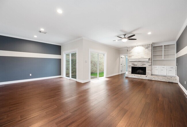Photo - 2470 Country Club Dr