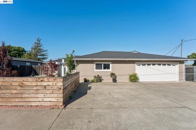 Photo - 417 Maitland Dr