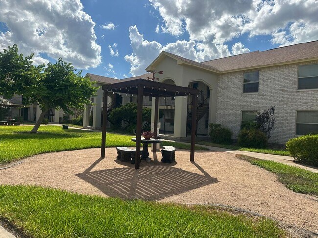 Photo - 2501 Hibiscus Ave