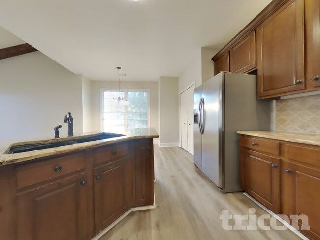 Photo - 1017 Chatsworth Ln