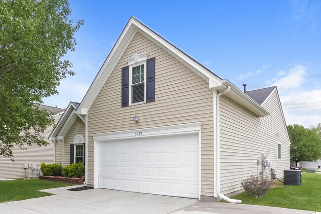 Photo - 10129 Green Hedge Ave