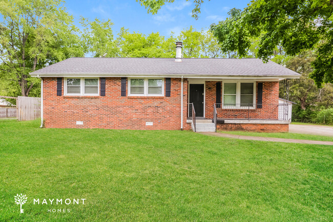 Photo - 835 Raines St House
