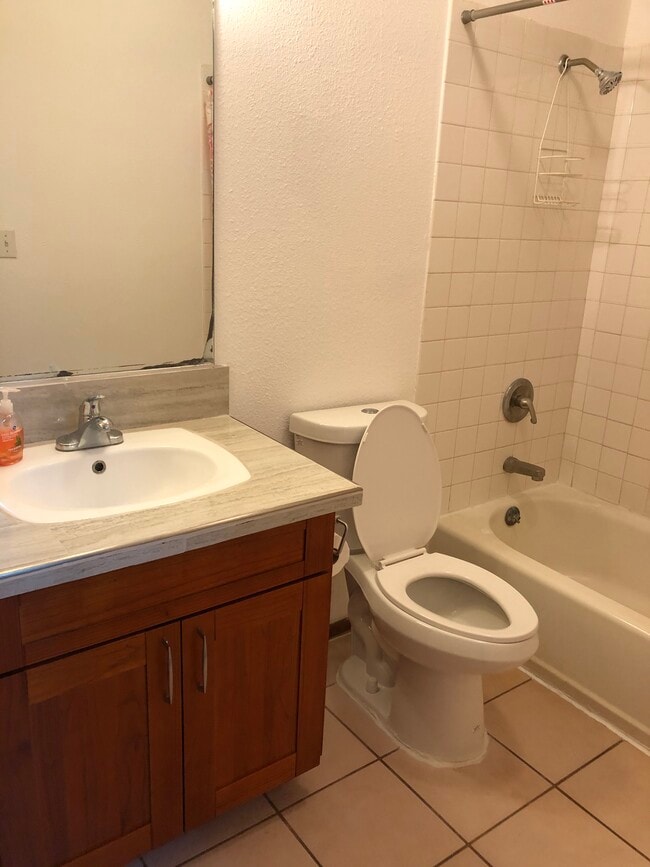 Bathroom - 94-530 Mahoe St