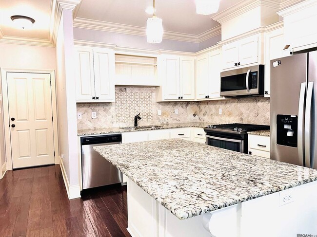Photo - 747 Portula Ave