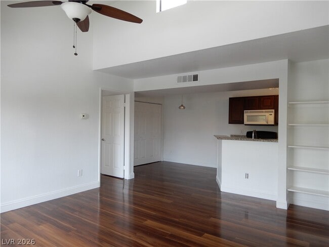 Photo - 5122 S Jones Blvd Unidad 201