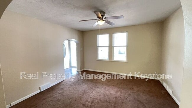 Photo - 303 Lexington Ct