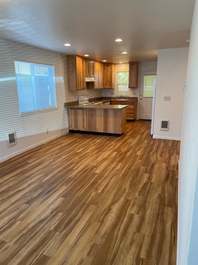 Photo - 929 A St Townhome