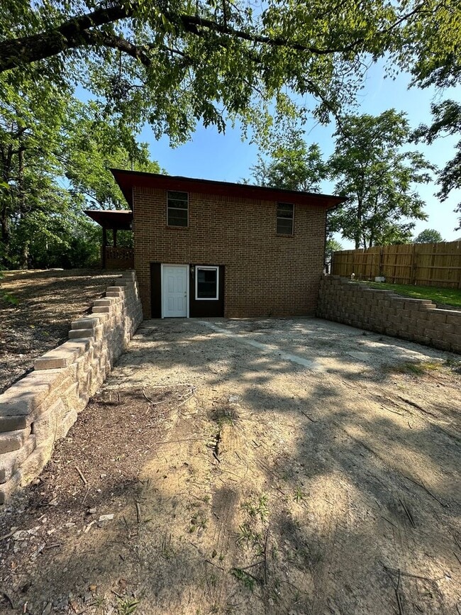 Photo - 4 BED 2 FULL BATH