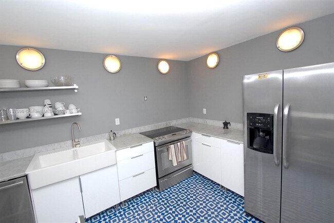 Photo - 1800 Collins Ave Unidad 18F
