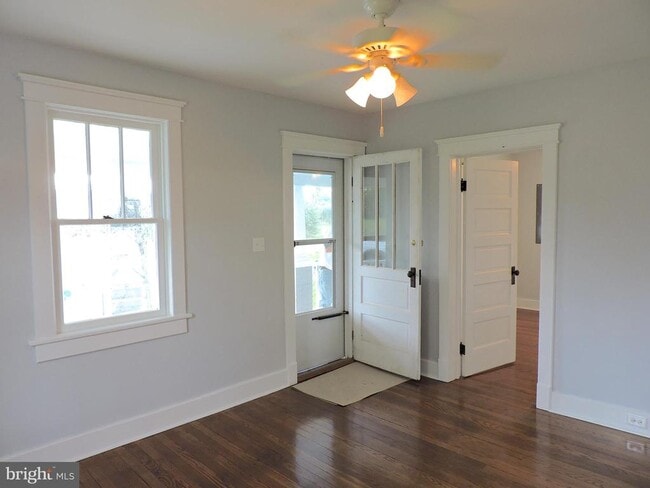 Photo - 1101 Merrimans Ln