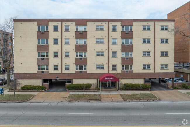 Photo - Thatcher Woods Apartments