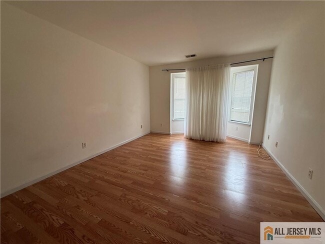 Photo - 404 Carhart Ct