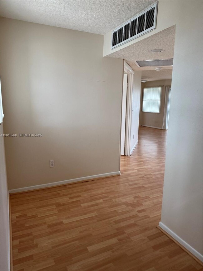 Photo - 2260 SE 27th Dr Unidad 204-E