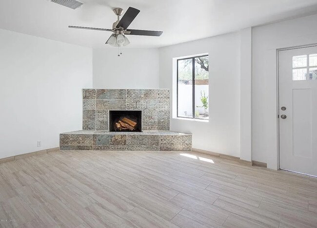 Photo - 502 W 17th St