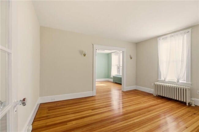 7 Warner Pl
