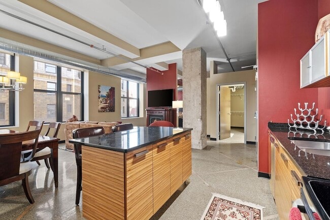 Building Photo - 350 St Peter St Rental