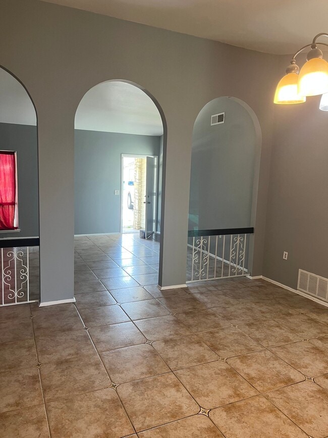 Photo - 12315 Constitution St