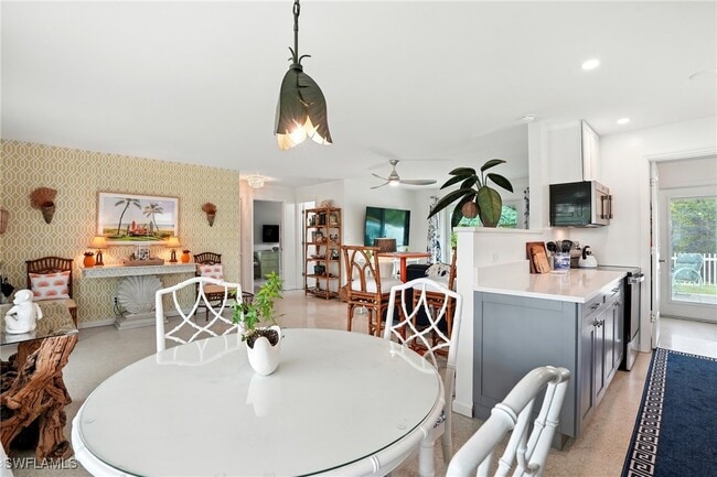 Building Photo - 578 14th St N