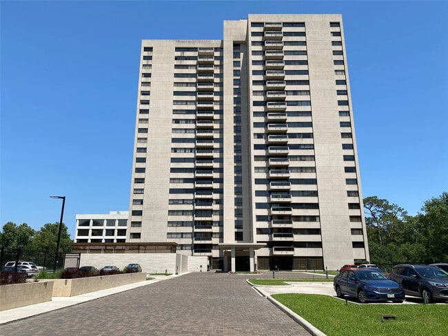 Building Photo - 49 Briar Hollow Ln Unit 1401