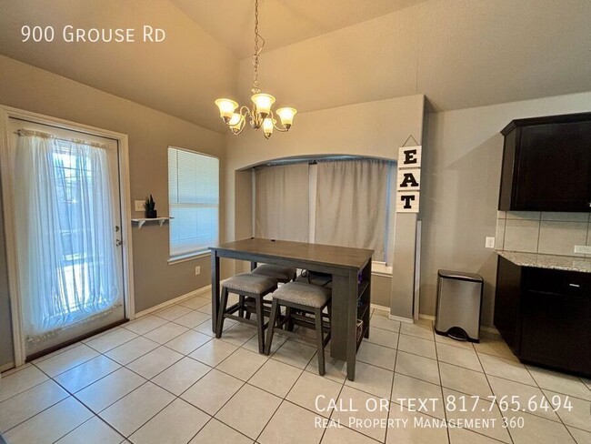 Photo - 900 Grouse Rd