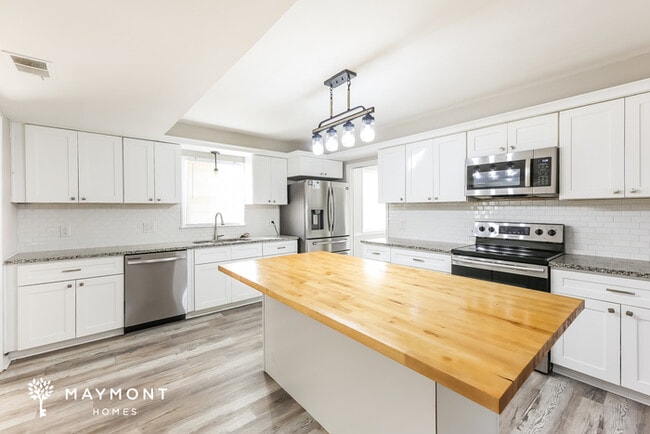 Photo - 107 Meadowbrook Dr