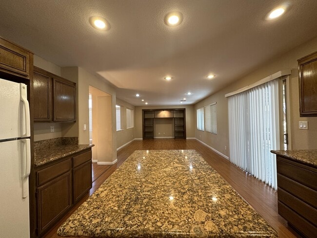 Photo - 5537 Spruce Hill Ct