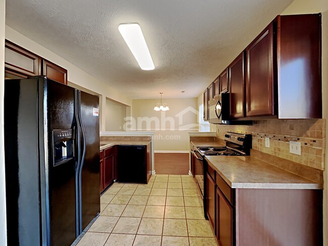 Photo - 4568 Hawthorn Dr