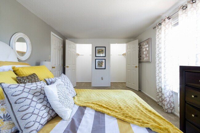 1 bedroom 1 bathroom at Ashmore Trace Apartment - Ashmore Trace