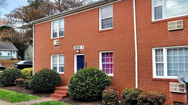 Building Photo - 2603 5th Ave