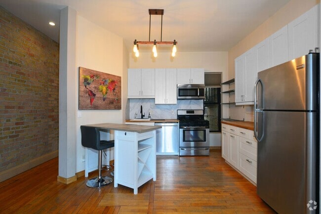 Building Photo - Beautiful Condo in Prime Minneapolis Locat...