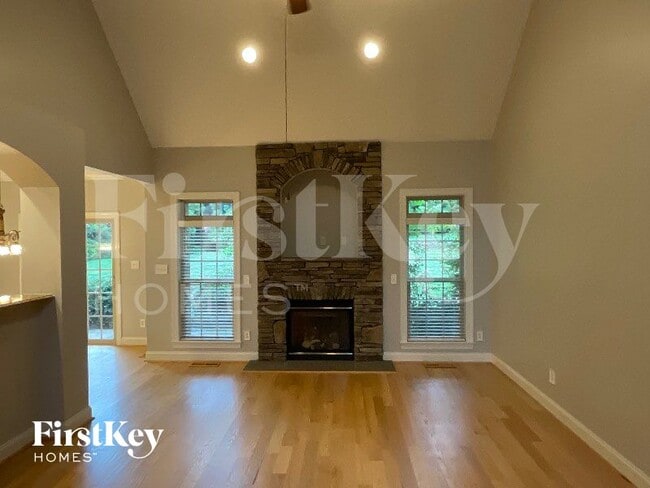 Photo - 1088 Feldspar Ln