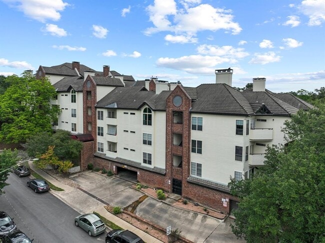 Building Photo - 3001 Cedar St Unit A-214