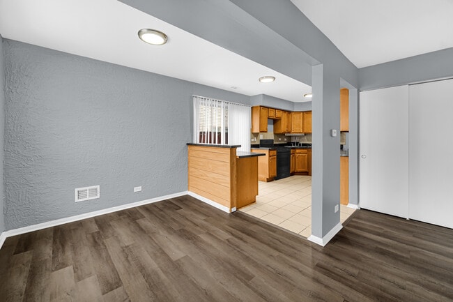 Photo - 1793 Queensbury Cir