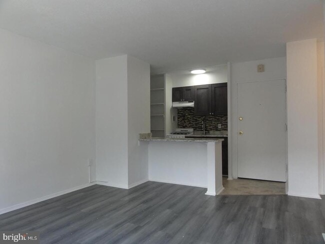 Building Photo - 2101 Chestnut St Unit 1620