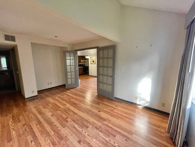 Photo - 3 Long Wharf Dr